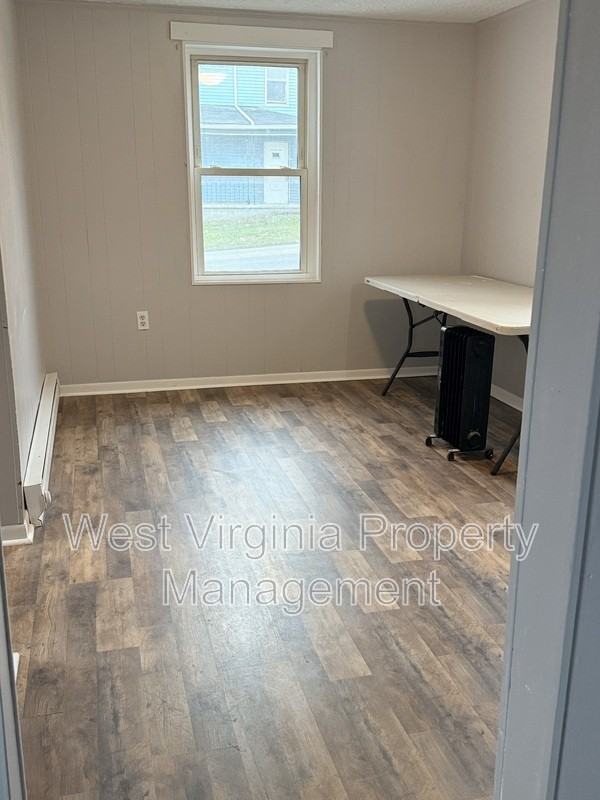 304 N 3rd St - Photo 6 of 10