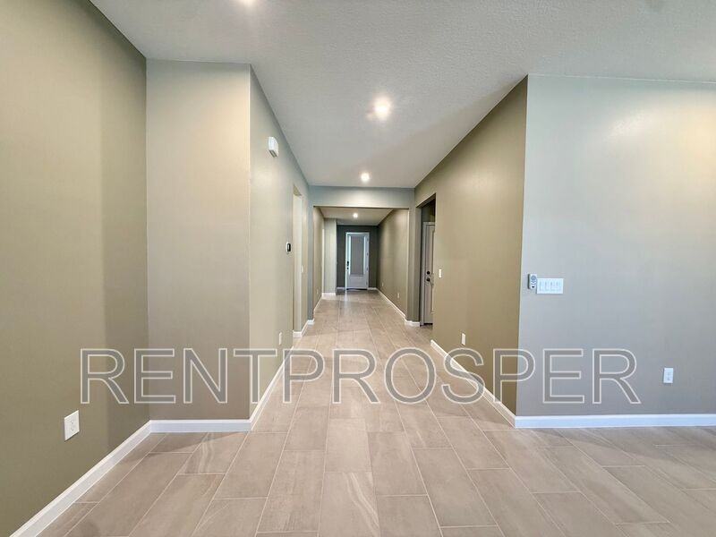 2633 Ginseng Ivy St - Photo 3 of 32