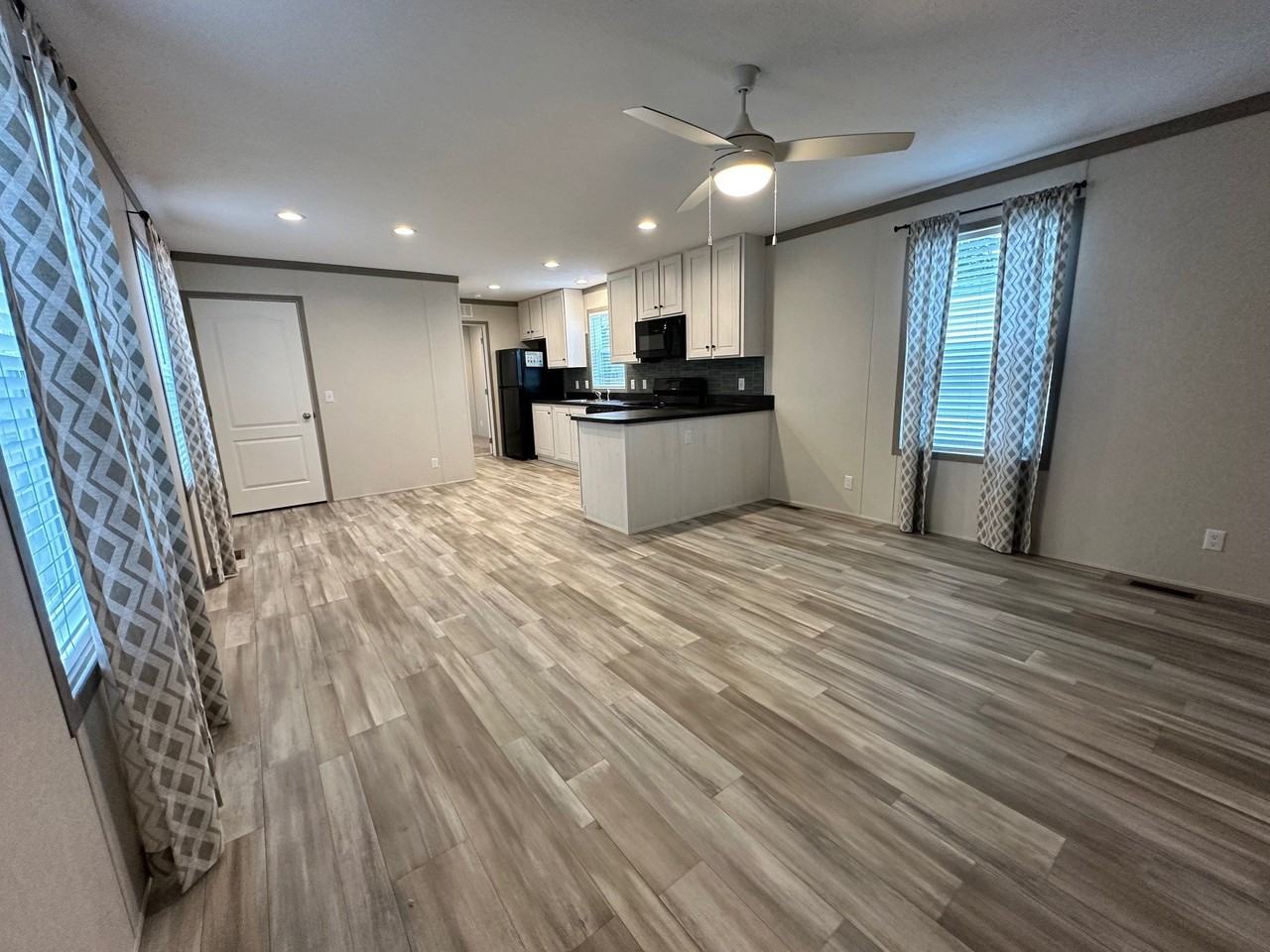 341 Wellington Dr #341 - Photo 4 of 13