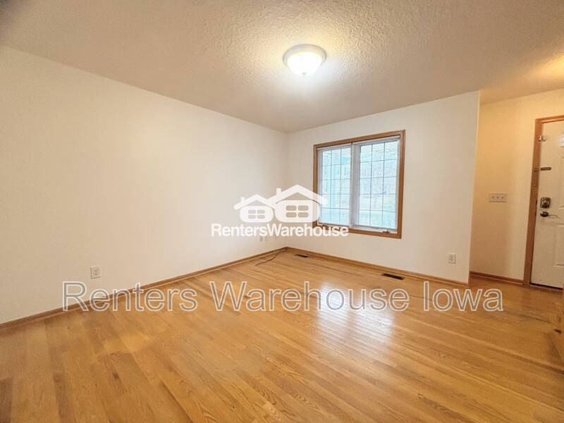 6914 Aubrey Ct - Photo 3 of 23