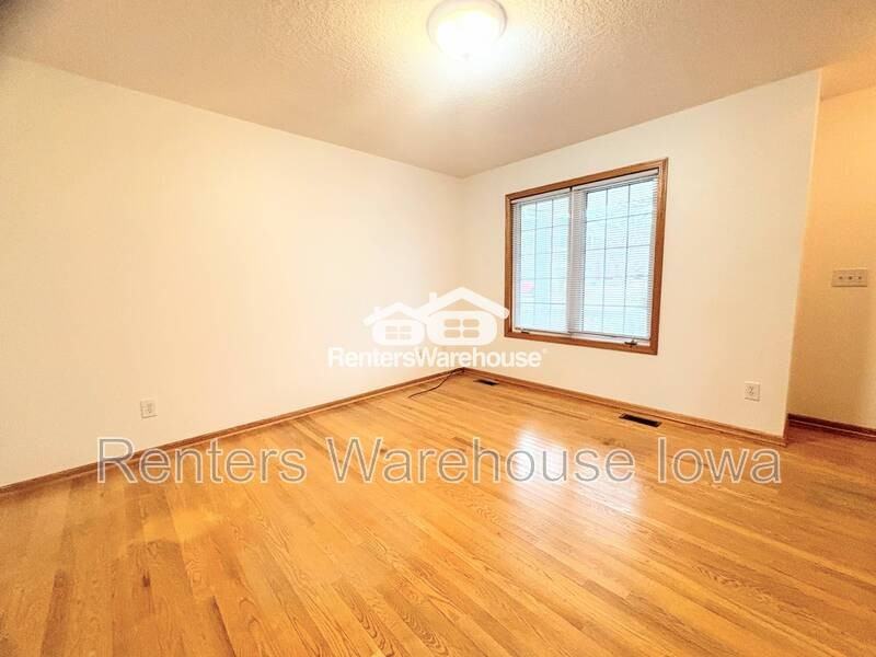 6914 Aubrey Ct - Photo 5 of 23