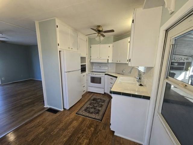 303 50th Avenue Plz W #95 - Photo 4 of 6