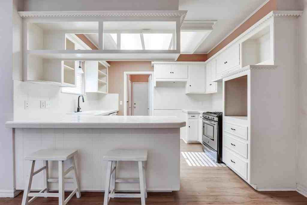 11208 Surrey Hills Blvd - Photo 6 of 16