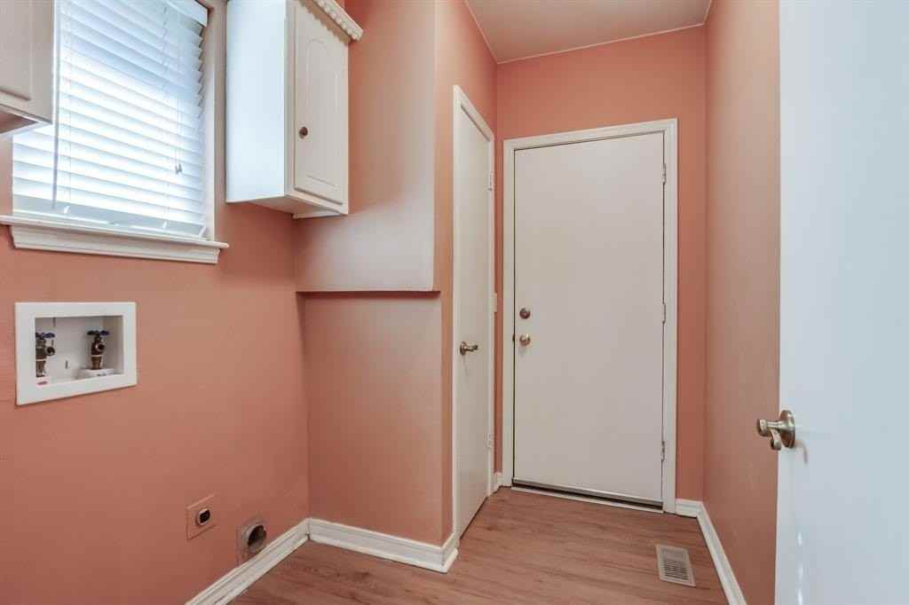 11208 Surrey Hills Blvd - Photo 7 of 16