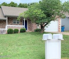 featured image of 812 S Forest Ave