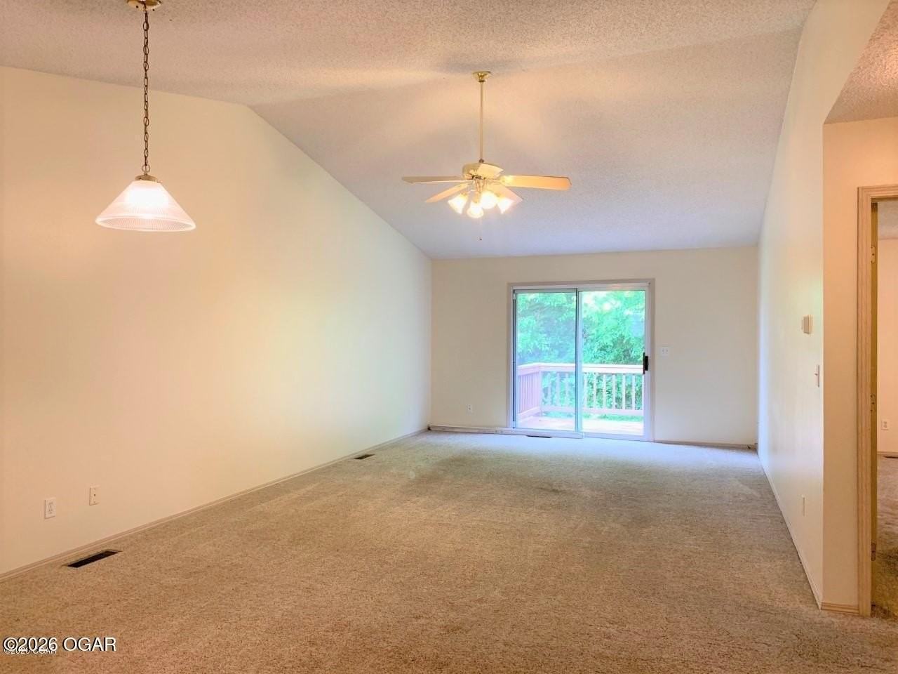 812 S Forest Ave - Photo 2 of 7