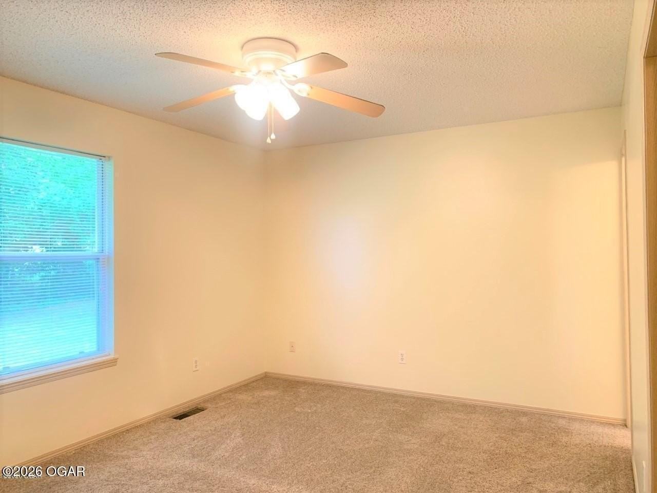 812 S Forest Ave - Photo 5 of 7