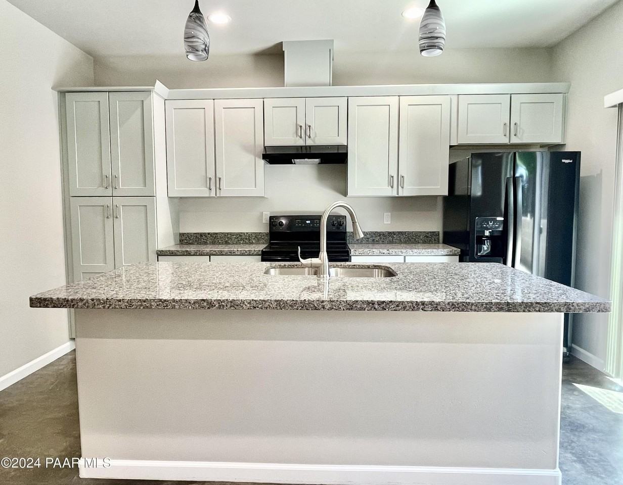 720 N Walnut St Apt 13 - Photo 5 of 26