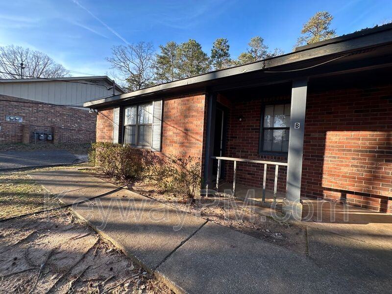 4589 Hickory Dr #B - Photo 3 of 13