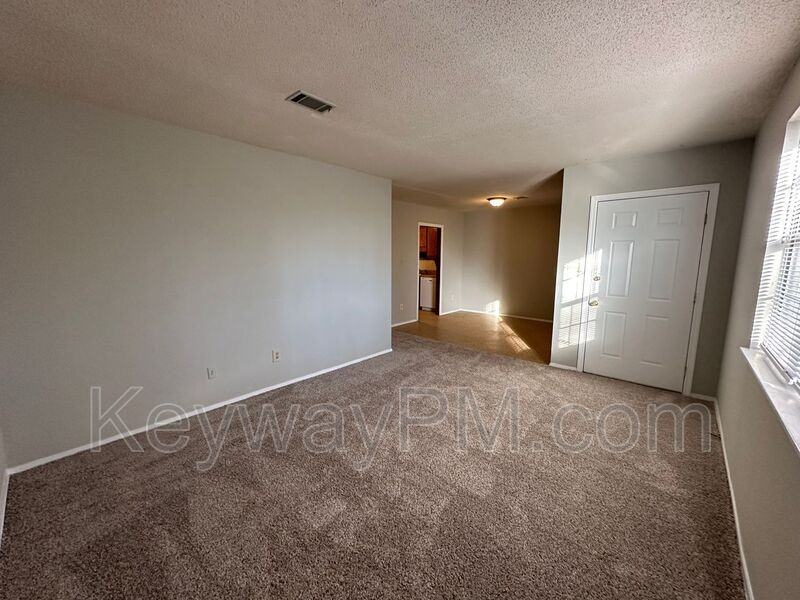 4589 Hickory Dr #B - Photo 5 of 13