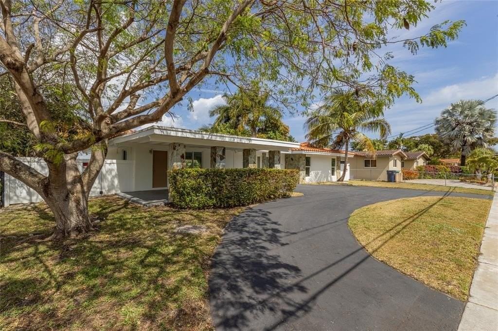 2255 Ne 207th St - Photo 2 of 24