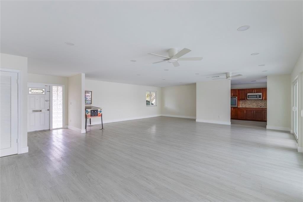 2255 Ne 207th St - Photo 7 of 24