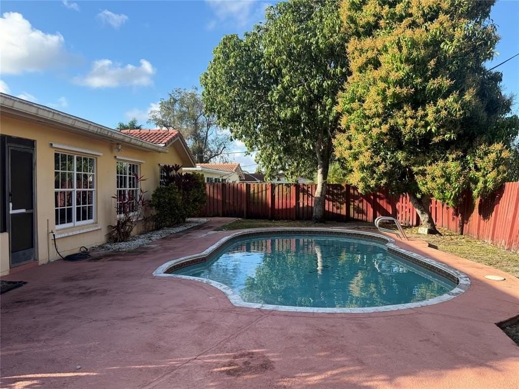 3790 Nw 78th Ter - Photo 2 of 10