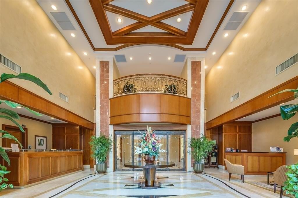 347 N New River Dr E #2601 - Photo 4 of 28