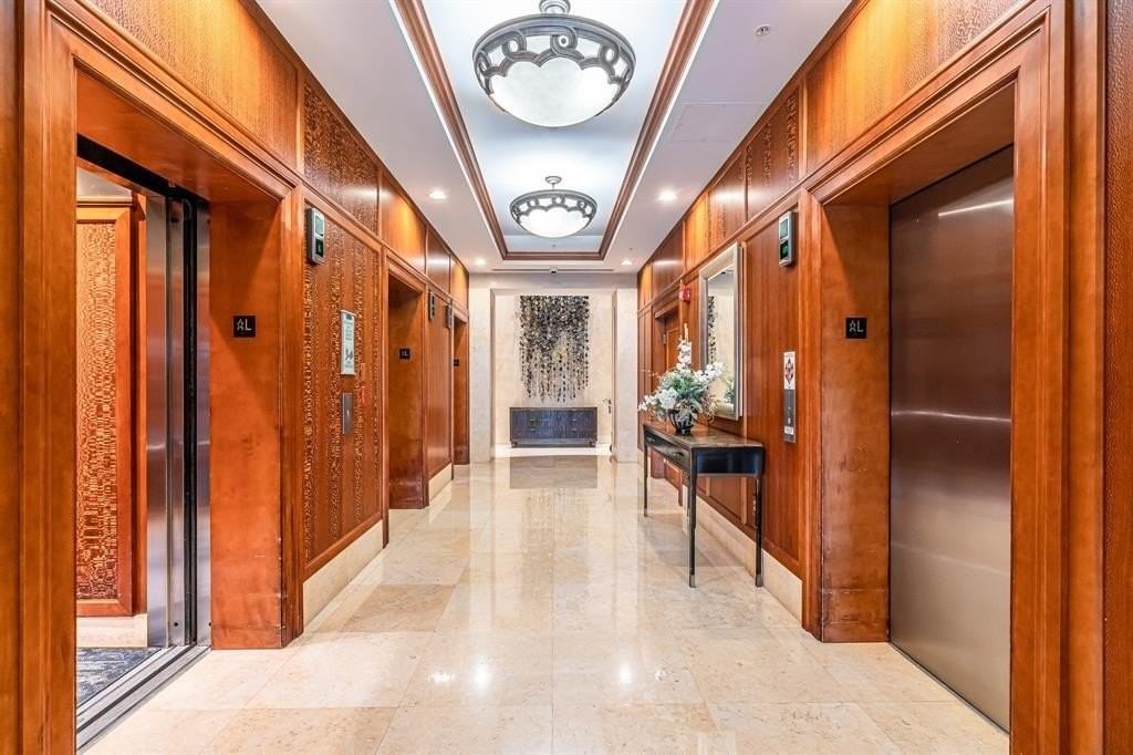 347 N New River Dr E #2601 - Photo 5 of 28