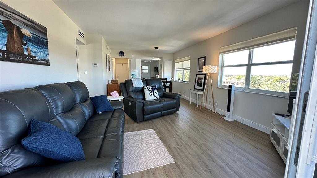 1630 N Ocean Blvd - Photo 5 of 29