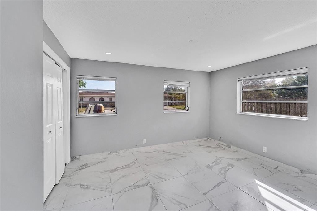 4681 Sw 43rd Ter - Photo 5 of 23