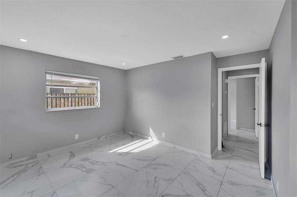 4681 Sw 43rd Ter - Photo 6 of 23