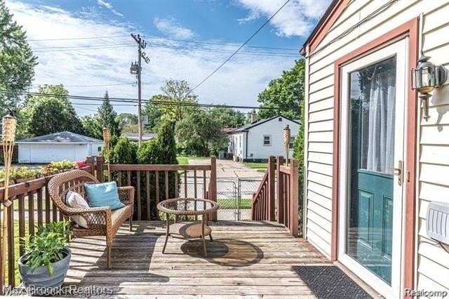 3800 Elmhurst Ave - Photo 5 of 8