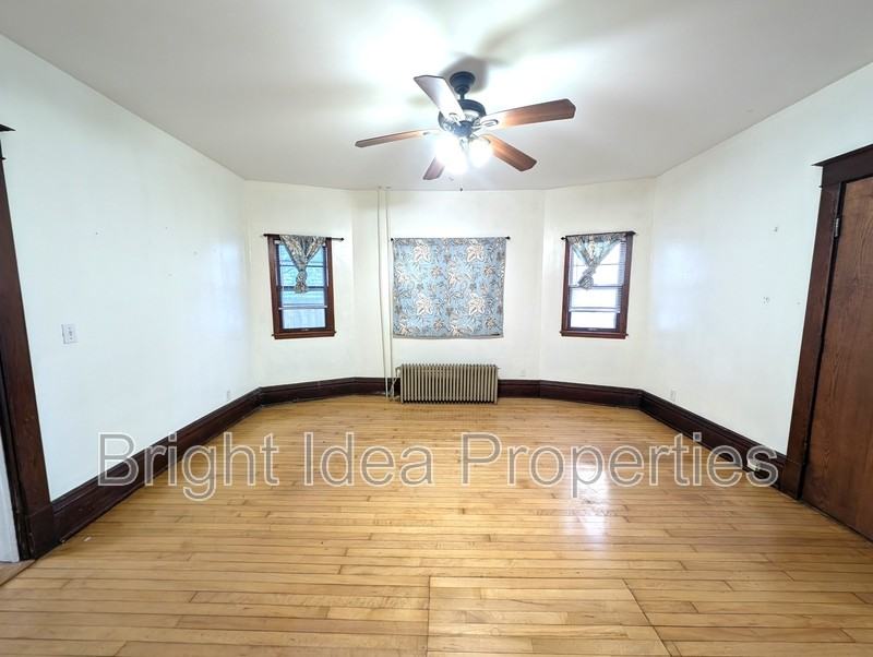 869 Geranium Ave E - Photo 3 of 7