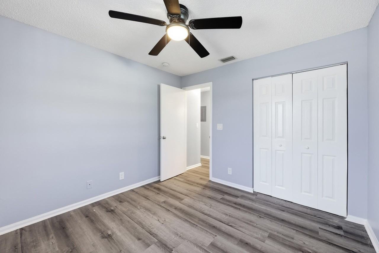 1565 W 28th St #A - Photo 4 of 19