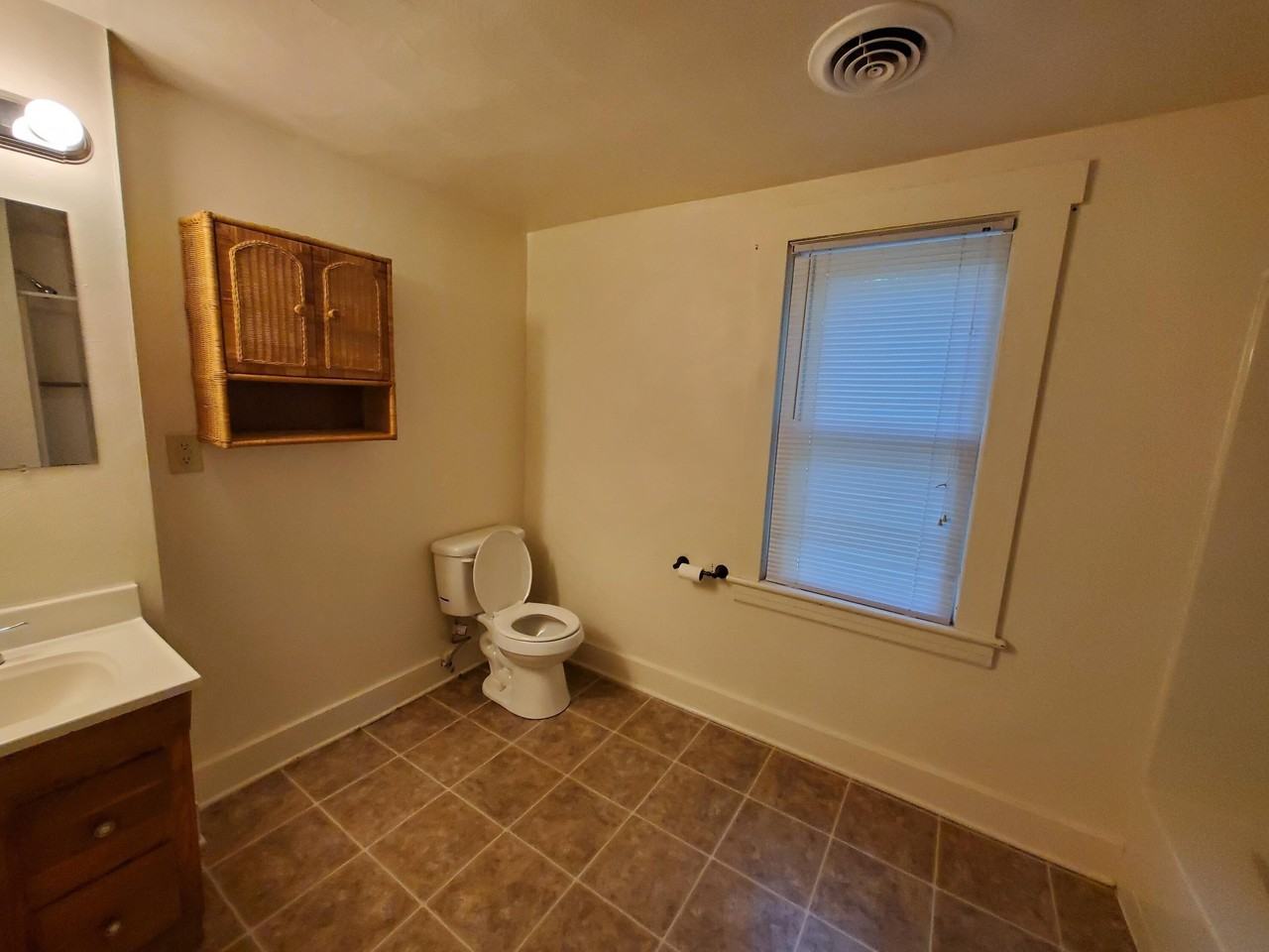 8342 Plantation Rd - Photo 3 of 9