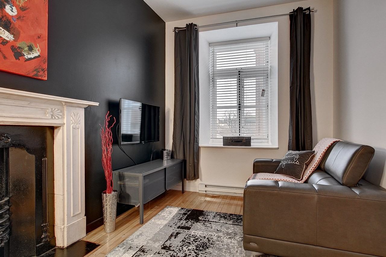 131 Rue Sainte-Anne #4 - Photo 3 of 16