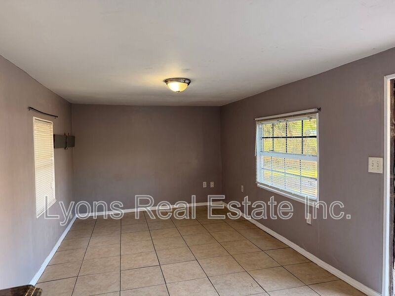 2016 Queen St - Photo 3 of 9