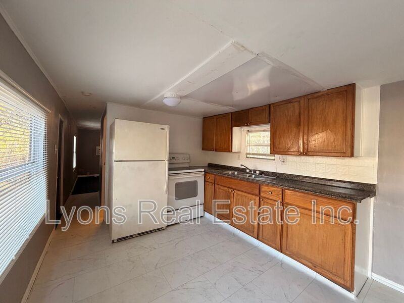 2016 Queen St - Photo 5 of 9