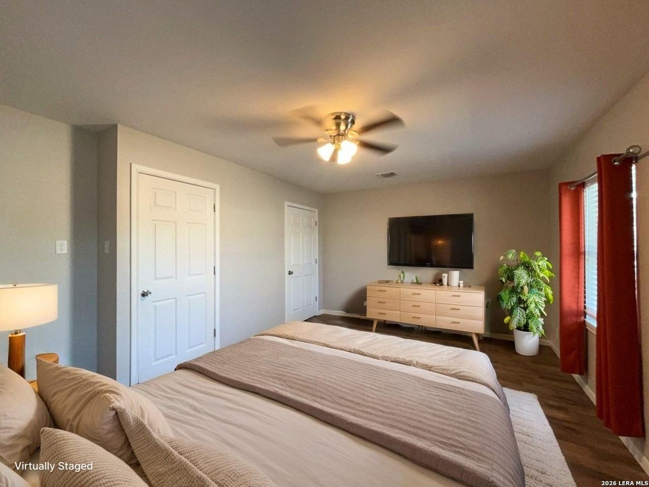 8905 Seacliff St - Photo 6 of 31