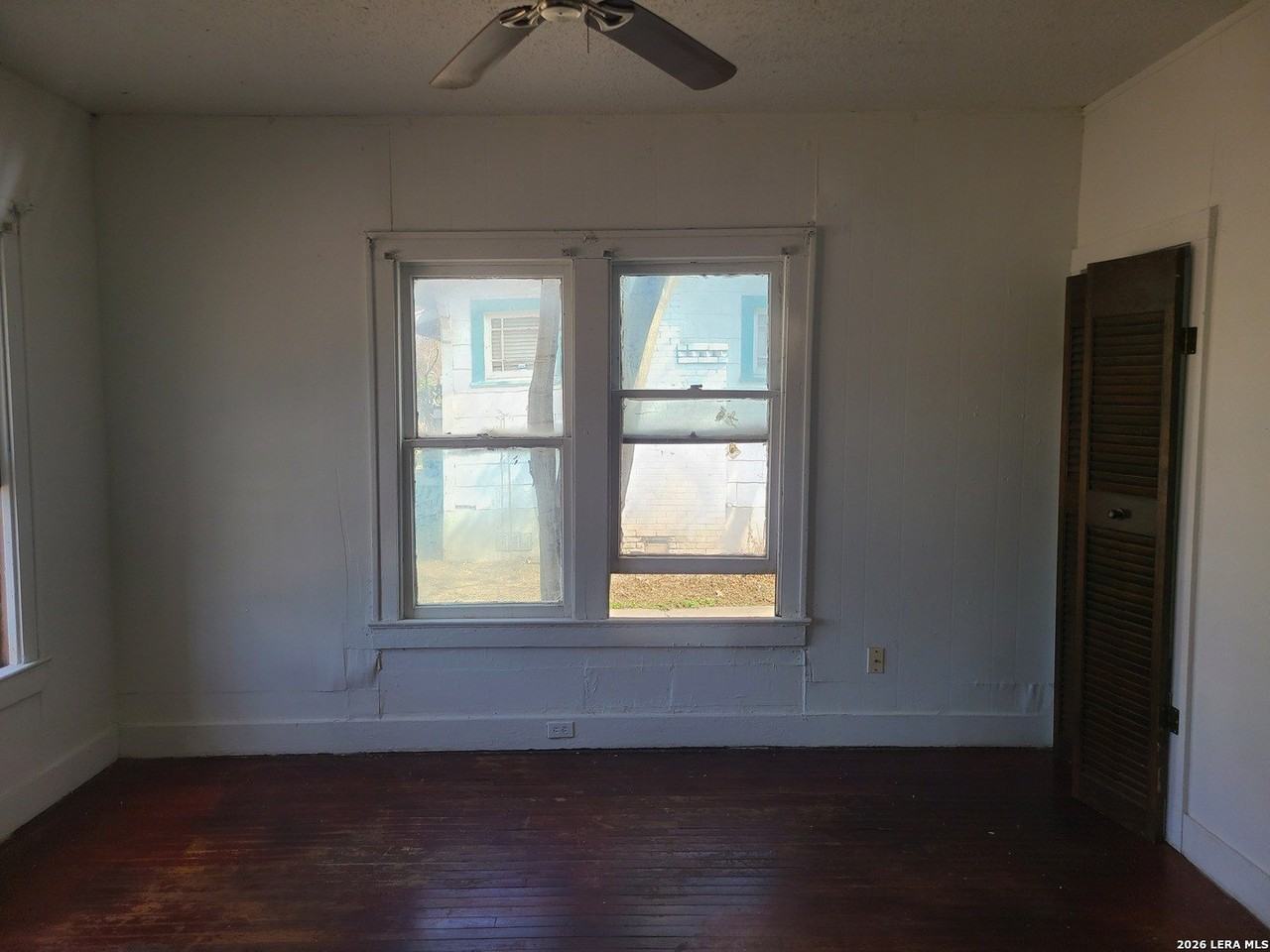 1106 Hammond Ave - Photo 4 of 4