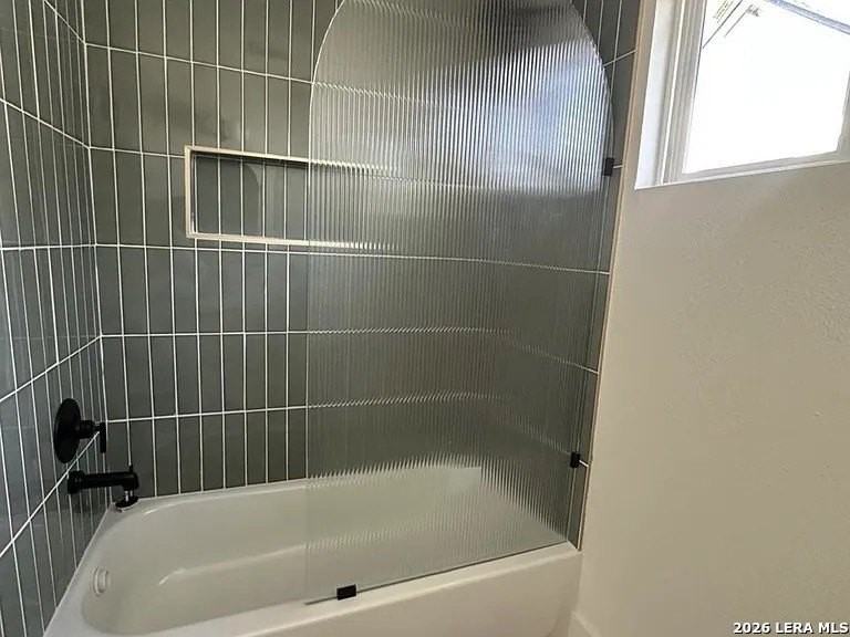 426 E Woodlawn Ave - Photo 7 of 11