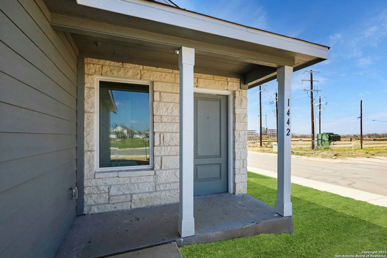 1442 Mira Ml - Photo 2 of 30