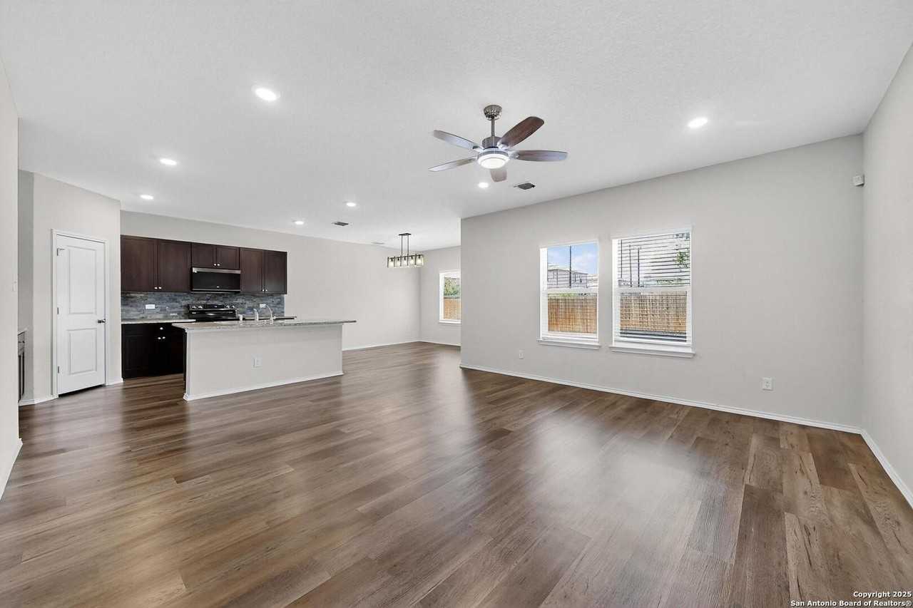 13415 Winemaker Dr - Photo 3 of 34