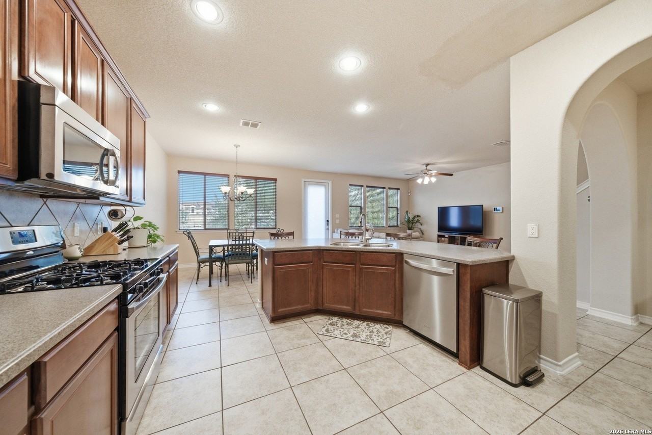 4138 Woodbridge Way - Photo 4 of 21