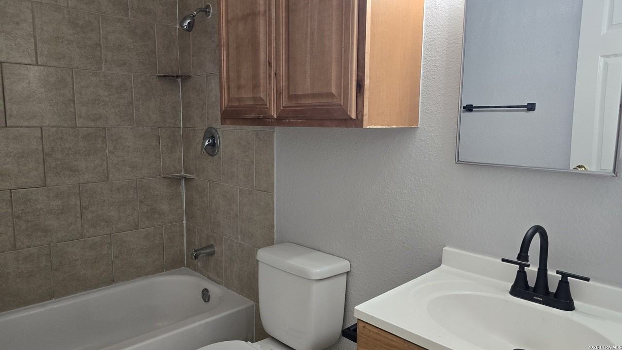 1831 W Woodlawn Ave Apt 1 - Photo 7 of 8