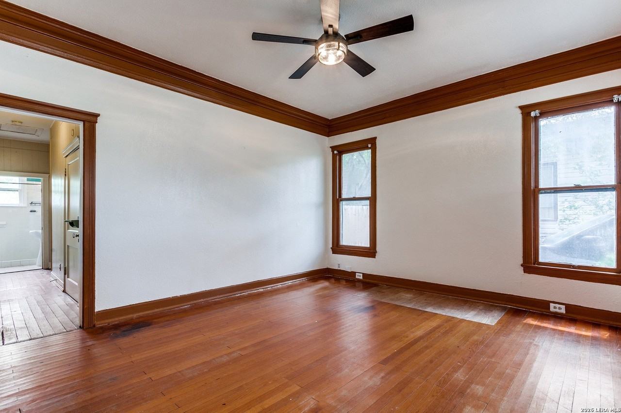 521 Kayton Ave - Photo 6 of 21