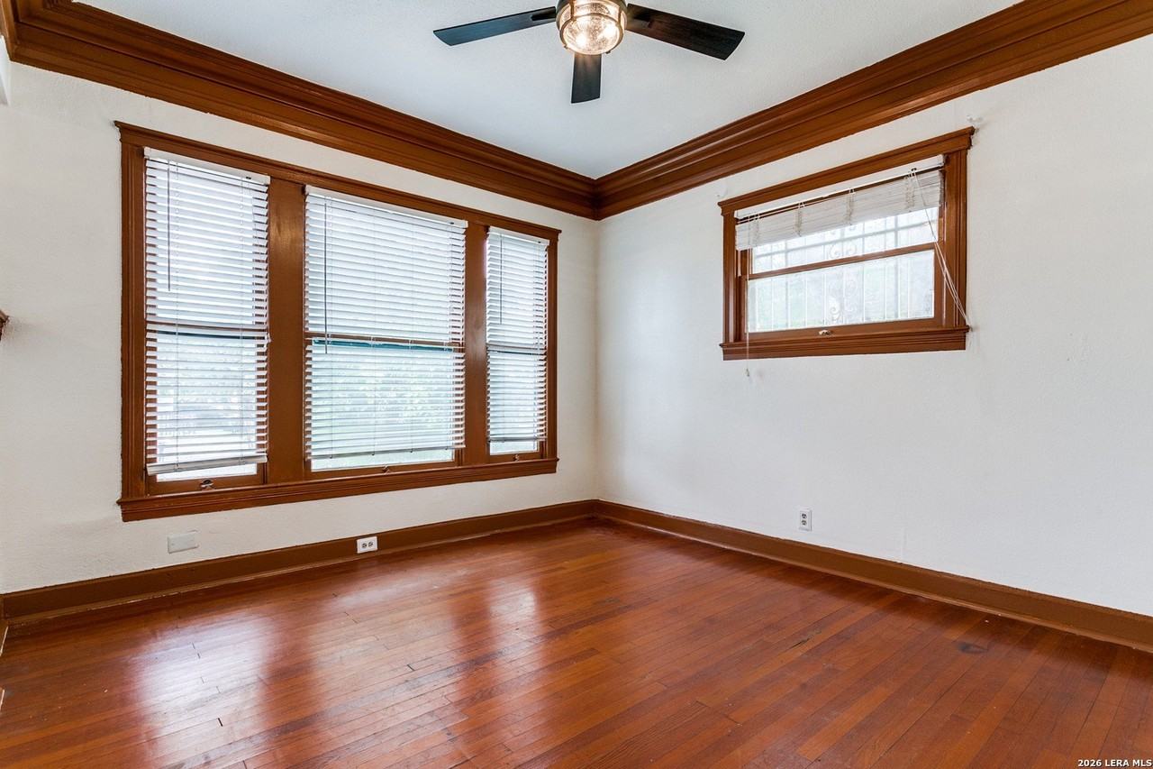 521 Kayton Ave - Photo 7 of 21