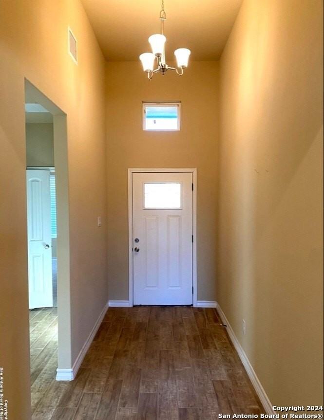 220 E Byrd Blvd - Photo 3 of 24