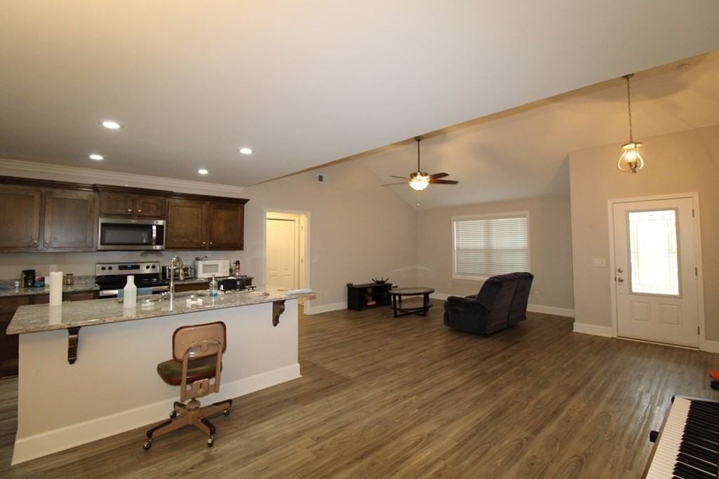 1315 Mayfield Dr - Photo 3 of 25