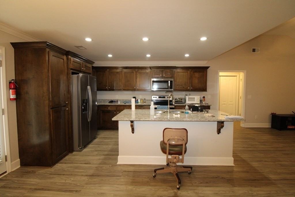 1315 Mayfield Dr - Photo 4 of 25