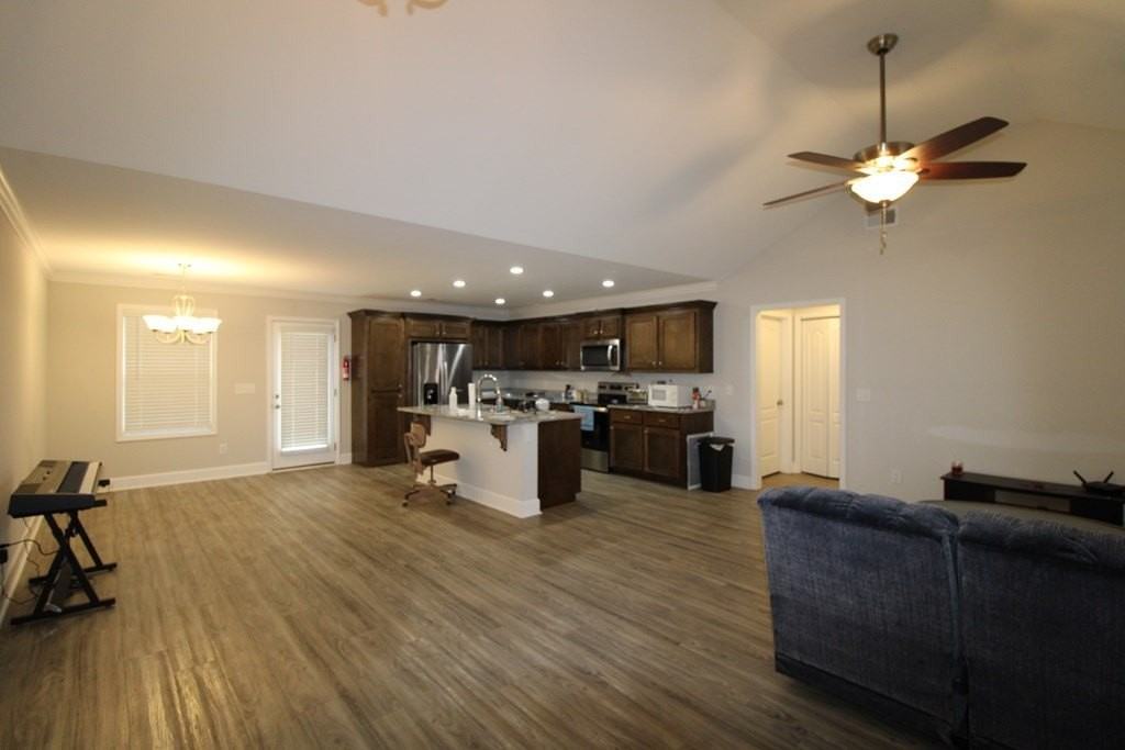 1315 Mayfield Dr - Photo 6 of 25