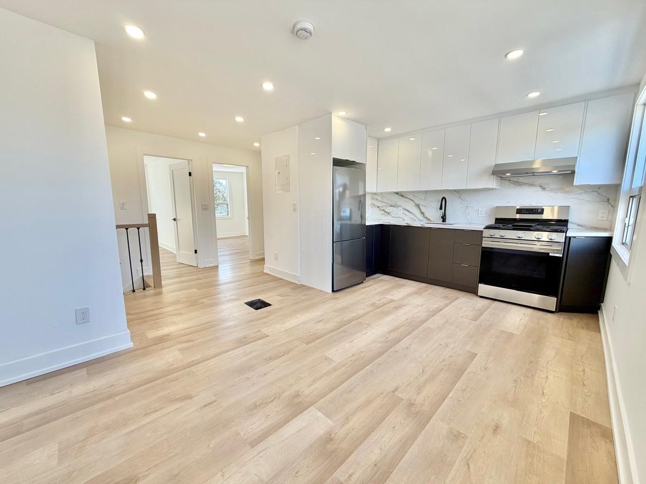 425 Whitmore Avenue - Photo 2 of 26