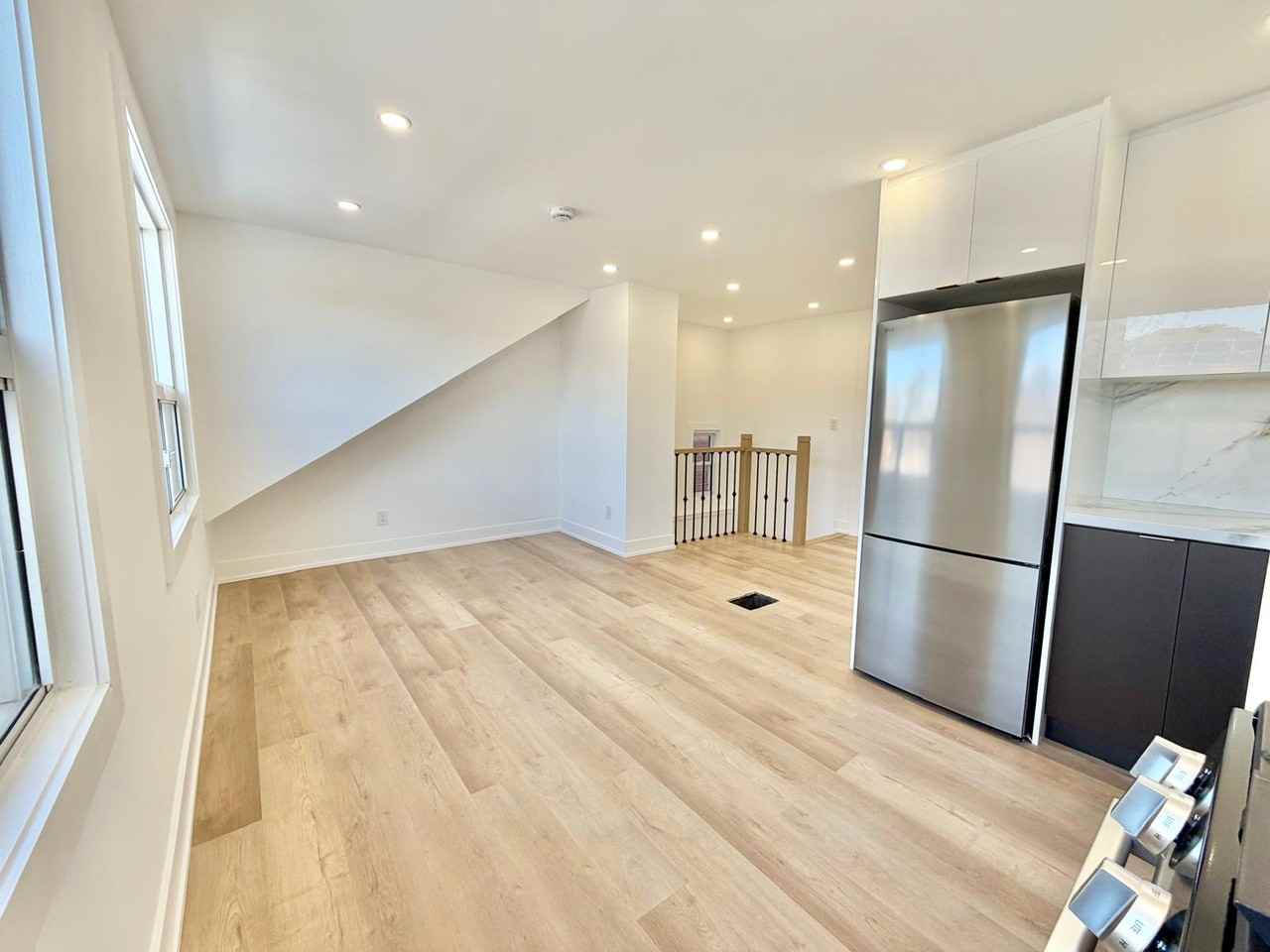 425 Whitmore Avenue - Photo 4 of 26