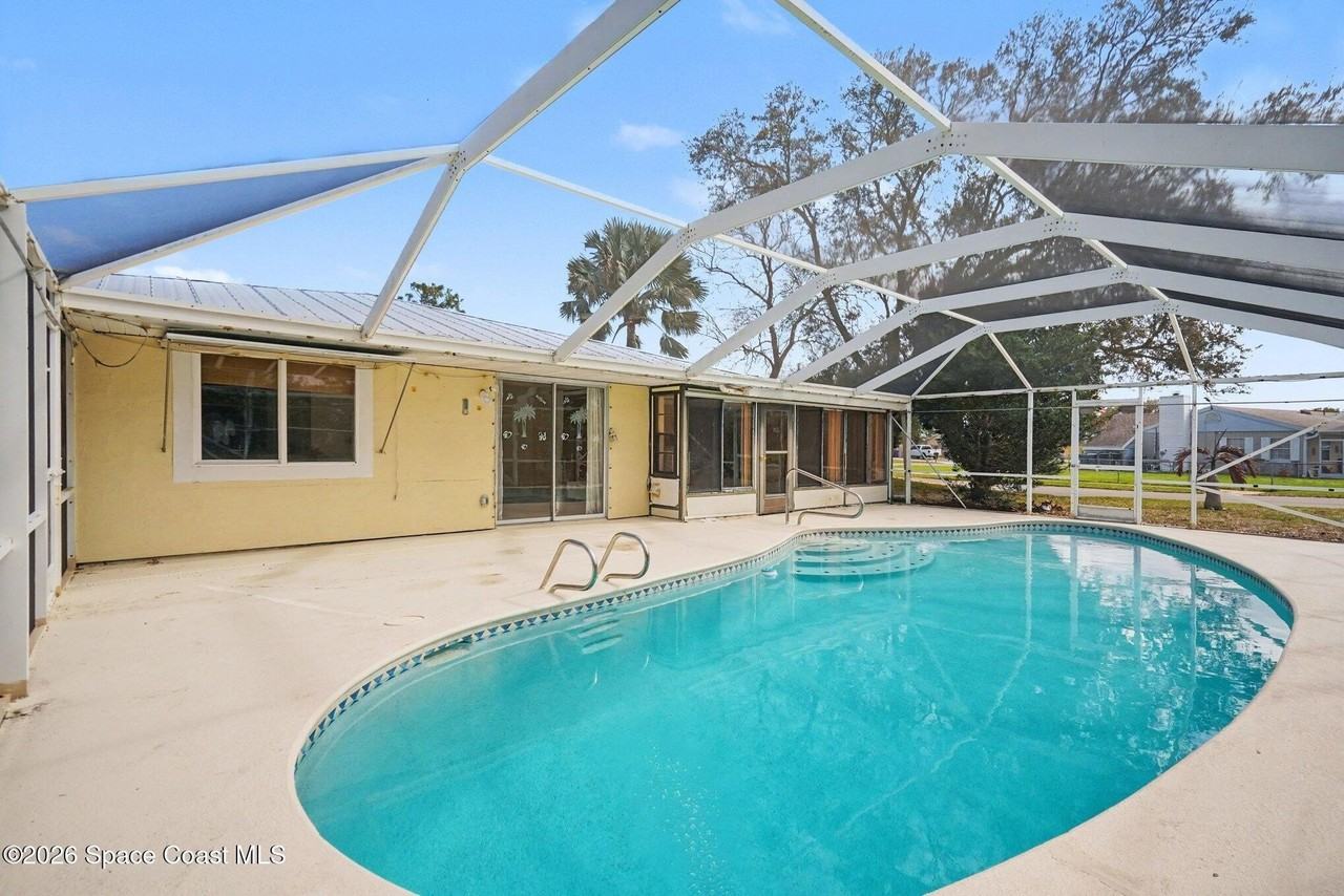 1340 Mariposa Dr Ne - Photo 4 of 26