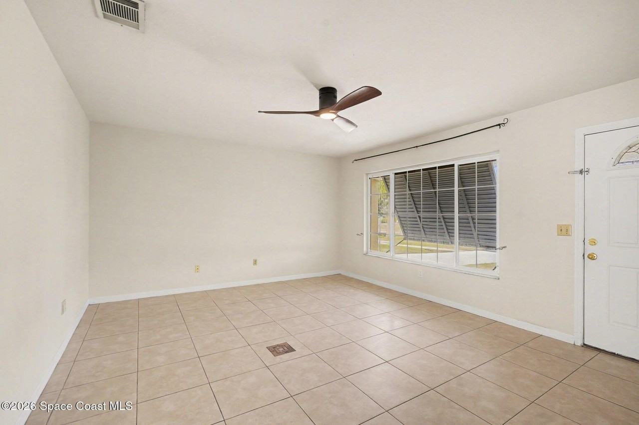 1340 Mariposa Dr Ne - Photo 5 of 26