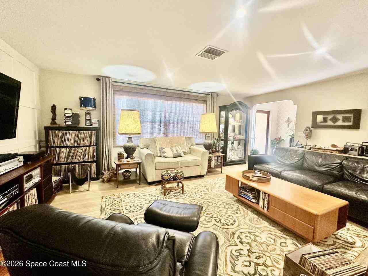 410 Surf Rd - Photo 4 of 29