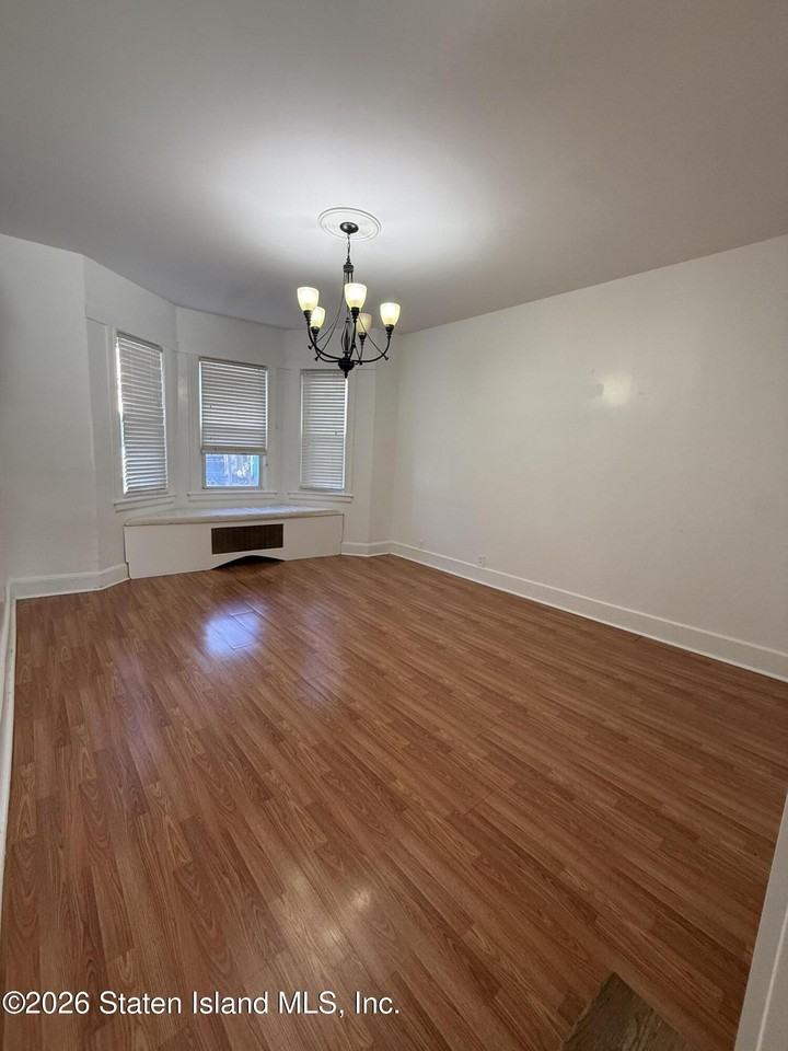 1204 Bay St Unit 1 - Photo 3 of 13