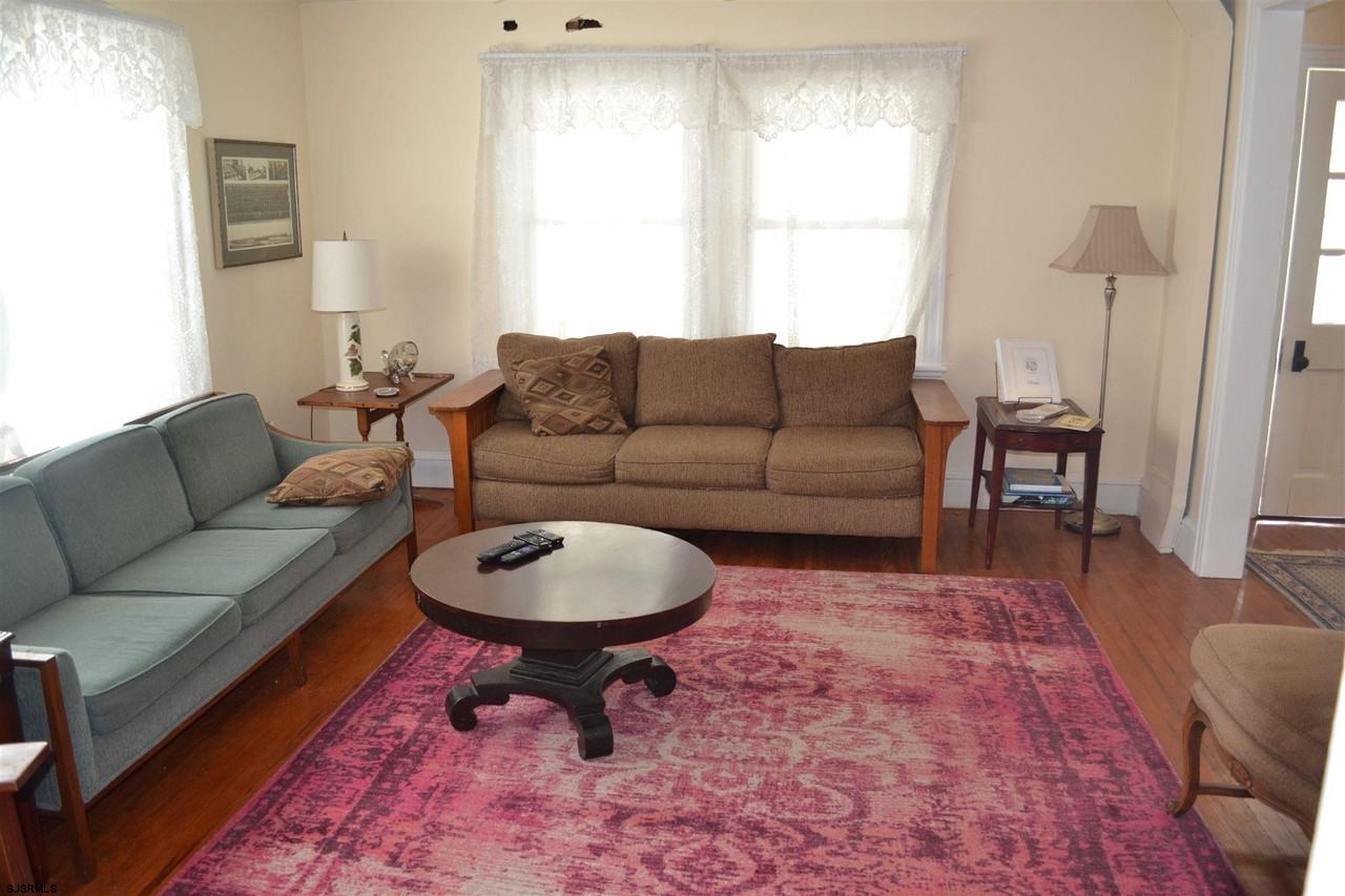 19 S Surrey Ave - Photo 5 of 23