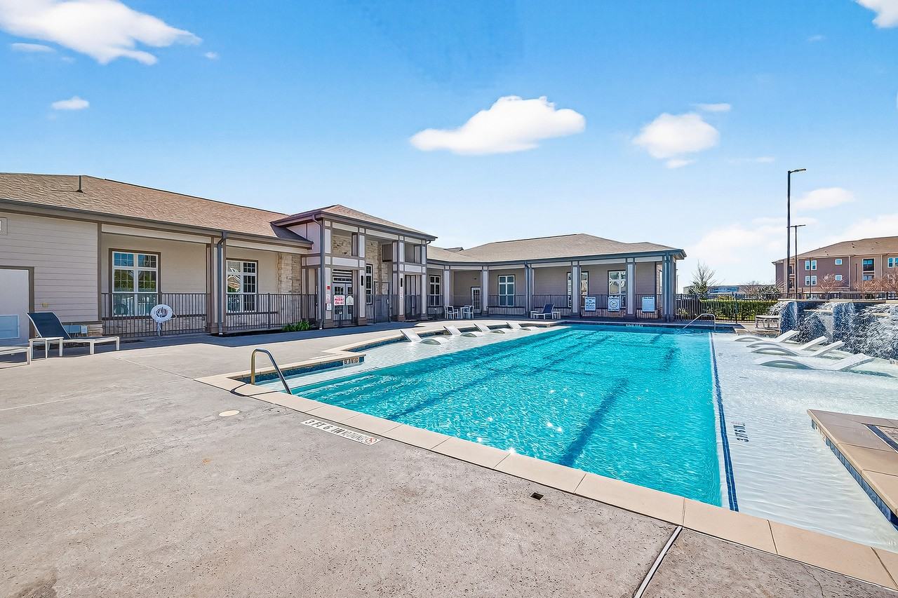 Haven at Bellaire - Photo 4 of 51